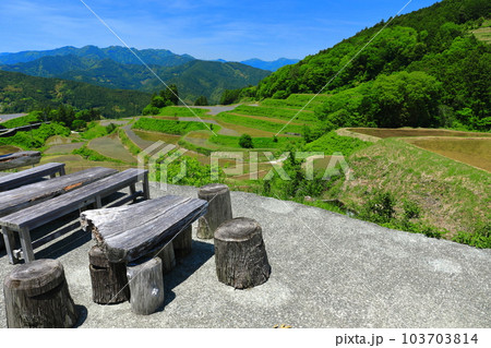 【高知県】土佐・本山天空の棚田群(高須の棚田) 【高知県】土佐・本山天空の棚田群(高須の棚田) 103703814