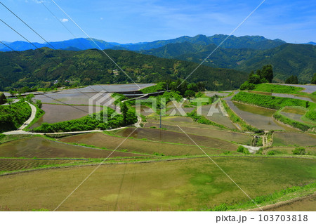 【高知県】土佐・本山天空の棚田群(高須の棚田) 【高知県】土佐・本山天空の棚田群(高須の棚田) 103703818