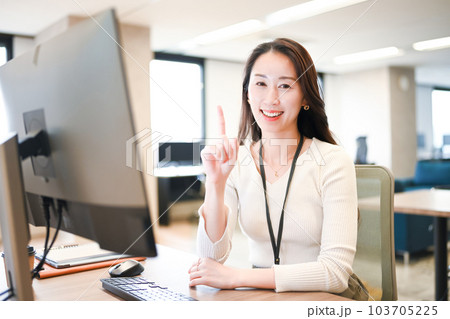 ビジネスシーン 103705225