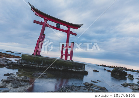 北海道　初山別村の風景 103706159