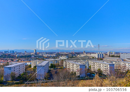 東京都多摩市永山の防人見返りの峠(多摩丘陵パノラマの丘)から西側の眺望(永山団地など) 東京都多摩市永山の防人見返りの峠(多摩丘陵パノラマの丘)から西側の眺望(永山団地など) 103706556