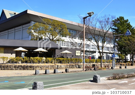 静岡市　静岡市中央体育館と駿府城ランアンドリフレッシュステーション 103710037