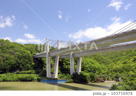 山陽自動車道 つくはら橋(兵庫県 神戸市 呑吐ダム) 山陽自動車道 つくはら橋(兵庫県 神戸市 呑吐ダム) 103710978