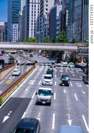 《東京都》東京交通イメージ・都市風景 103714383