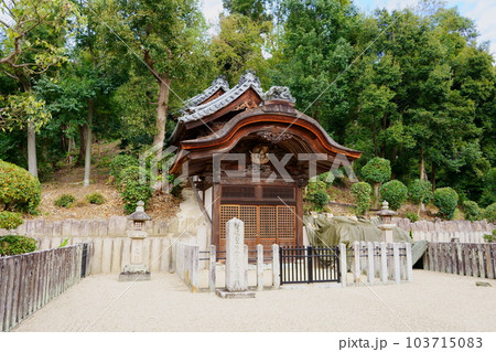 叡福寺の聖徳太子御廟（大阪府南河内郡太子町） 103715083