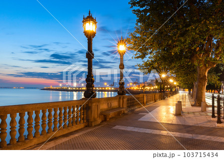 Old Embankment at dawn in Cadiz, Andalusia, Spain 103715434