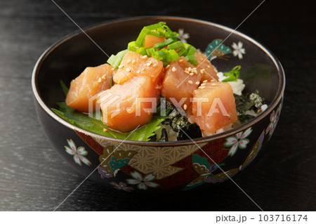 ビントロ漬け丼 103716174