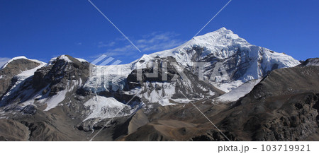Peak of Mount Chulu West and glacier, Nepal. Peak of Mount Chulu West and glacier, Nepal. 103719921