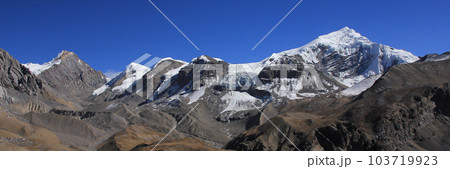 Peak of Mount Chulu West and other mountains, Nepal. Peak of Mount Chulu West and other mountains, Nepal. 103719923