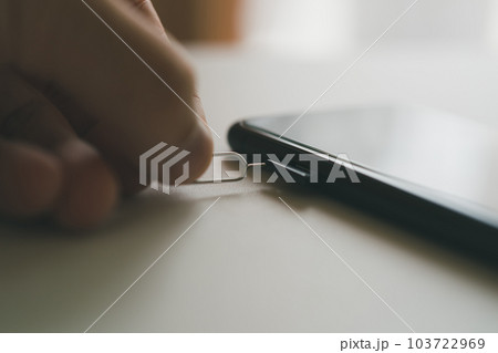 SIMカードの入れ替え 103722969