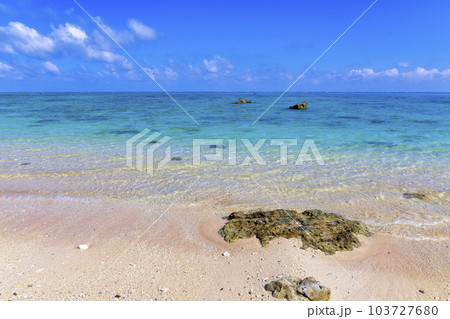 明石ビーチ (石垣島　10月　晴れ) 103727680
