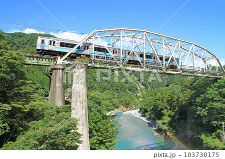 大糸線　夏の第1姫川橋りょう 103730175