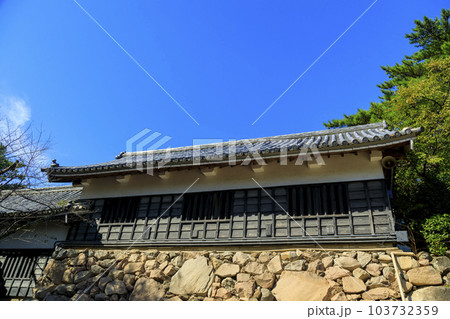 青空の松江城 南多聞櫓跡 103732359