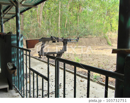 べトナム クチトンネル 自動小銃の射撃場 べトナム クチトンネル 自動小銃の射撃場 103732751