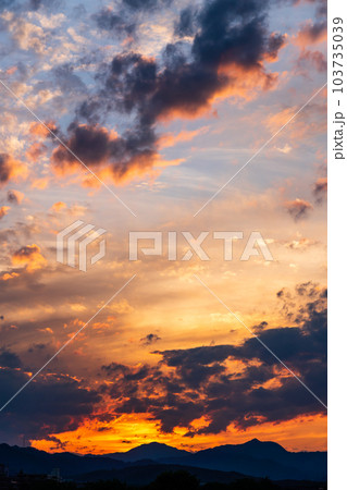 夏　光芒　夕焼　ゴールデンアワー 103735039