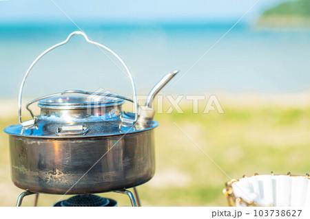 キャンプケトル キャンプギア キャンプ 海 ビーチ 無骨 自然 風景 キャンプケトル キャンプギア キャンプ 海 ビーチ 無骨 自然 風景 103738627