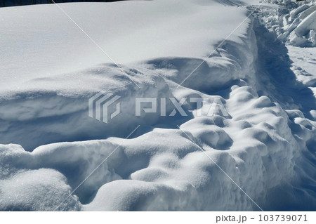 除雪したあとの断面 除雪したあとの断面 103739071