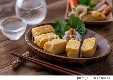 シンプルな卵焼き ( 玉子焼き ) 103740843