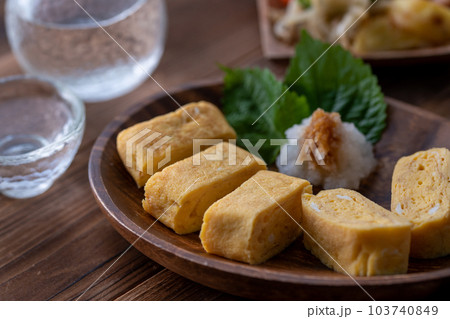 シンプルな卵焼き ( 玉子焼き ) 103740849