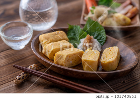 シンプルな卵焼き ( 玉子焼き ) シンプルな卵焼き ( 玉子焼き ) 103740853