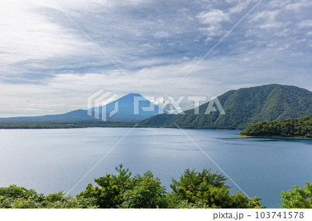 中之倉峠から見る富士山 103741578