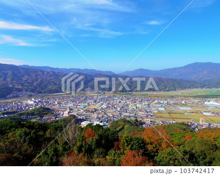 冨士山より望む大洲盆地(愛媛県大洲市) 冨士山より望む大洲盆地(愛媛県大洲市) 103742417