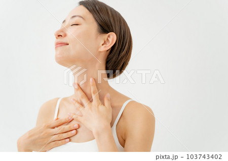 ボディーケア　ビューティー　女性 103743402