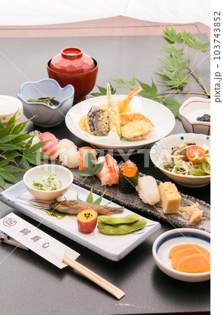 高級感ある和食のイメージ画像 天ぷらお寿司定食ランチ画像 高級感ある和食のイメージ画像 天ぷらお寿司定食ランチ画像 103743852