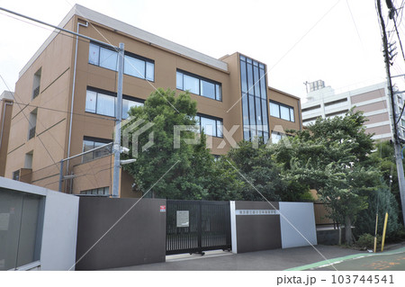 東京都立総合芸術高等学校（東京都新宿区富久町） 103744541