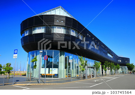 【愛媛県】快晴の今治みなと交流センター「はーばりー」(いまばり海の駅) 【愛媛県】快晴の今治みなと交流センター「はーばりー」(いまばり海の駅) 103745564