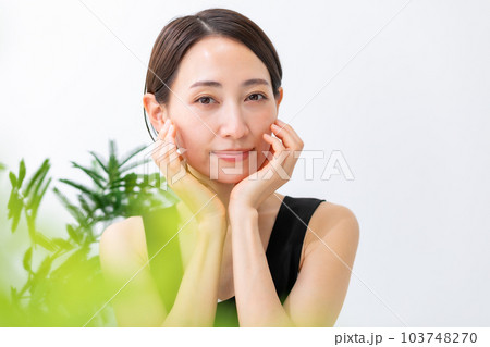 スキンケア　ビューティー　女性　 103748270