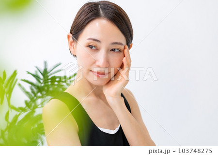 スキンケア　ビューティー　女性　 103748275