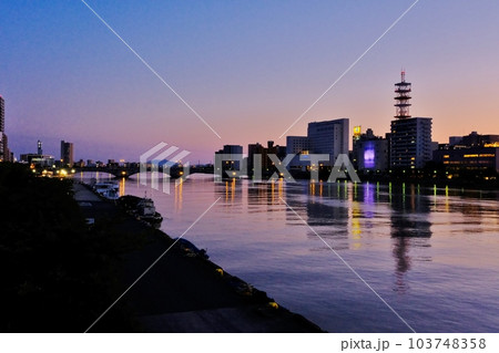 萬代橋夕景 新潟市 萬代橋夕景 新潟市 103748358