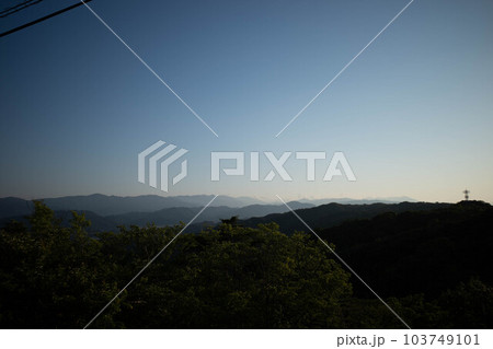 徳島市眉山公園から望む剣山方面 徳島市眉山公園から望む剣山方面 103749101
