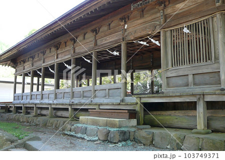 諏訪大社の神事祭事を行う十間廊（じっけんろう）／長野県茅野市 103749371