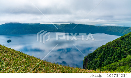 摩周湖　神秘の湖　北海道　摩周第三展望台 103754254