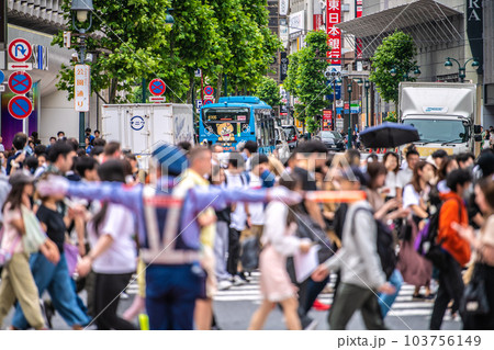 日本の東京都市景観 梅雨入りきょう…感染拡大“制止”…5類移行から1か月、渋谷はマ無しの方多数=8日 日本の東京都市景観 梅雨入りきょう…感染拡大“制止”…5類移行から1か月、渋谷はマ無しの方多数=8日 103756149