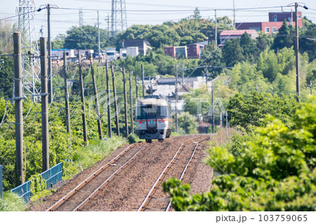 【伊勢線】複線区間を快走する特急南紀2号 【伊勢線】複線区間を快走する特急南紀2号 103759065