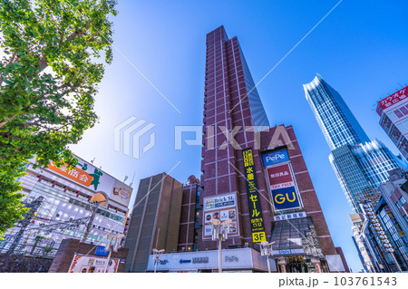 日本の東京都市景観 東急歌舞伎町タワー(が開業)や西武新宿駅などを望む 日本の東京都市景観 東急歌舞伎町タワー(が開業)や西武新宿駅などを望む 103761543