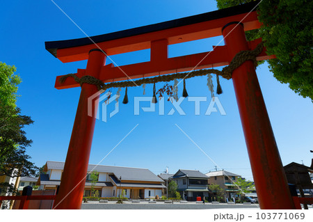 上賀茂神社　一の鳥居 103771069