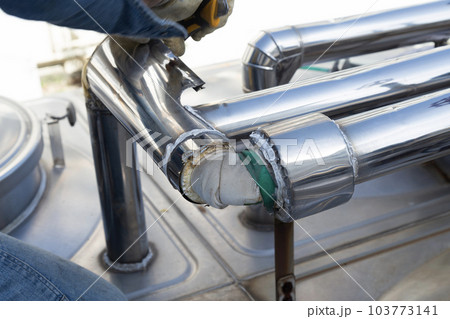 受水槽廻り給水管撤去 103773141