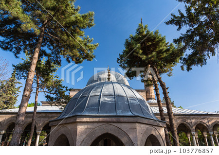 トルコ カイセリの市街地にあるブリュンズモスク トルコ カイセリの市街地にあるブリュンズモスク 103776857