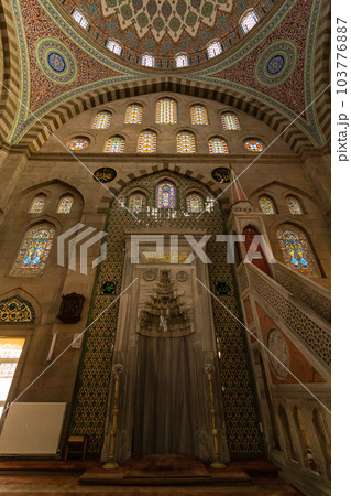 トルコ カイセリの市街地にあるブリュンズモスクの礼拝堂内のミフラーブ トルコ カイセリの市街地にあるブリュンズモスクの礼拝堂内のミフラーブ 103776887