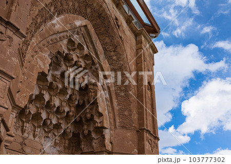 トルコ　ドゥバヤジットのイサク・パシャ宮殿 103777302