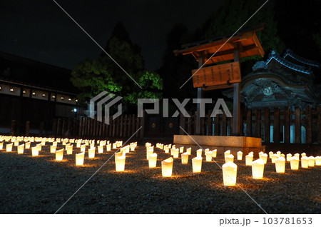太子聖燈会のろうそくの集まりと寺院 103781653