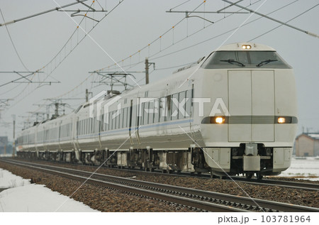 北陸本線　美川ー加賀笠間　JR西日本　683系　R10+T31+T22編成（金沢）　サンダーバード 103781964