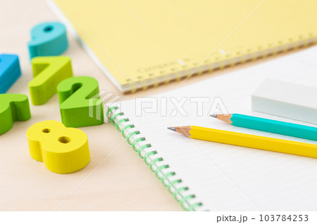 学習・教育イメージ 103784253