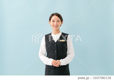 制服の女性 ビジネス 制服の女性 ビジネス 103786116