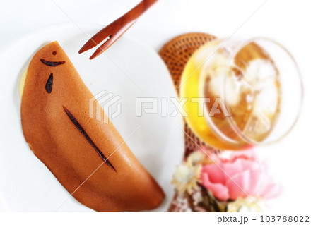 魚の形の焼き菓子 103788022