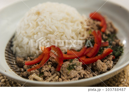 ガパオ　タイ料理 103788487